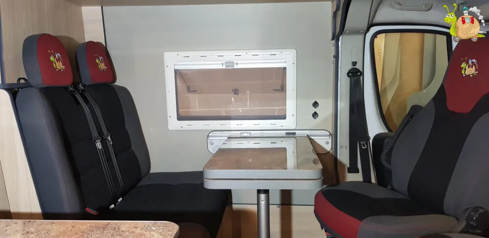 Asientos en un vehículo camper